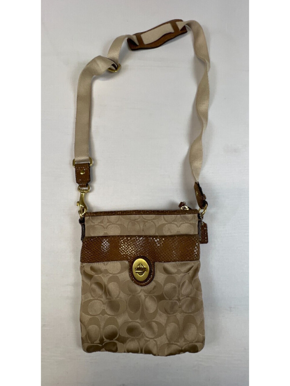 Vtg Style Coach Signature C Turnlock Crossbody Shoulder Bag Tan